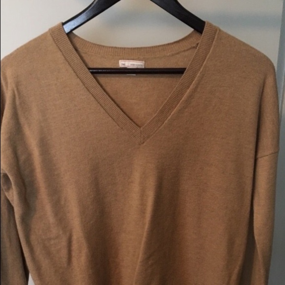 Gap V-neck Sweater, size Small